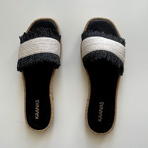 Kaanas slides size 8M (worn once)